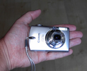 Canon Ixus 700